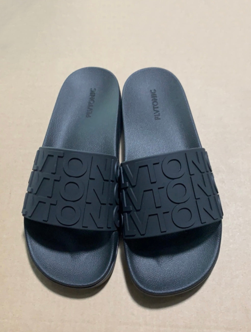 MONOLITH EMBOSS SLIDES